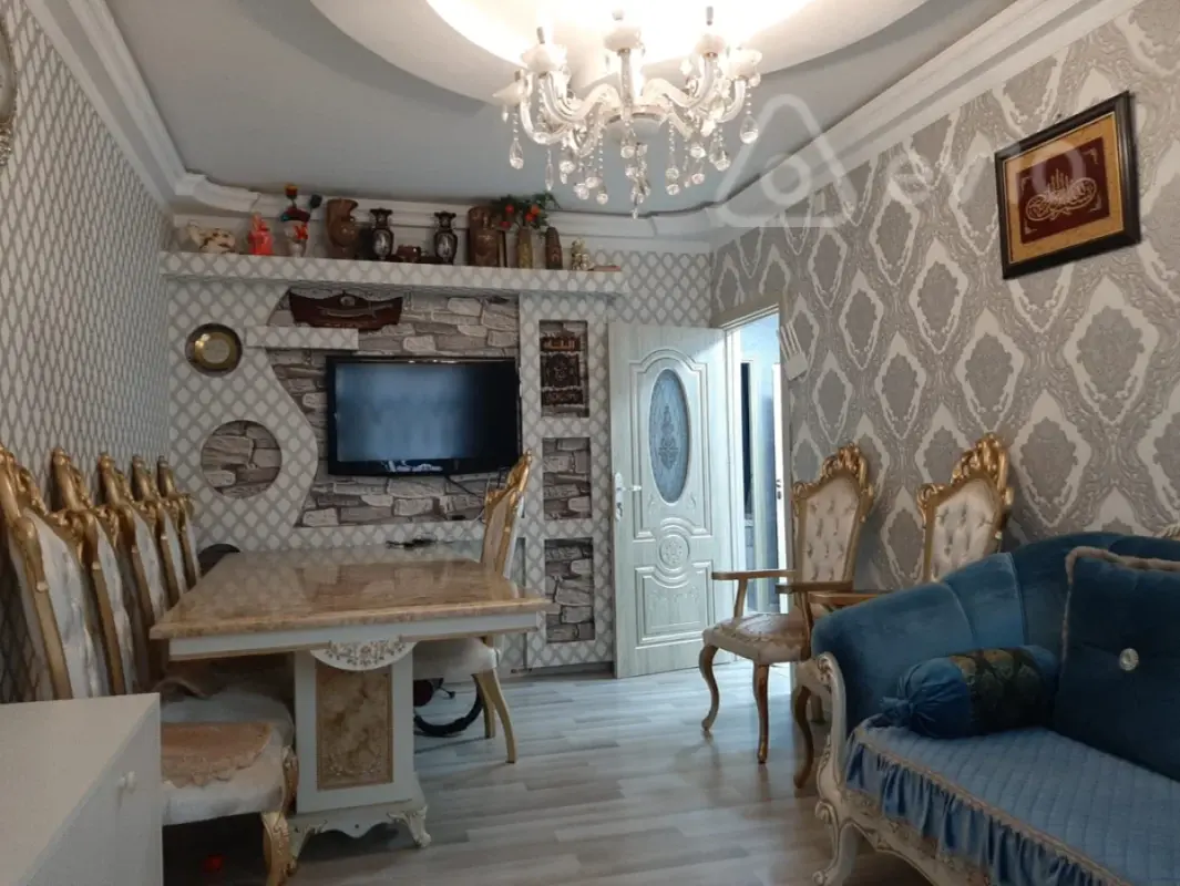 Kirayə verilir 2 otaqlı köhnə tikili 65 m²