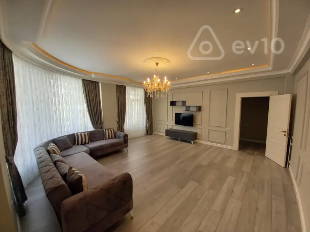 Kirayə verilir 3 otaqlı yeni tikili 130 m²