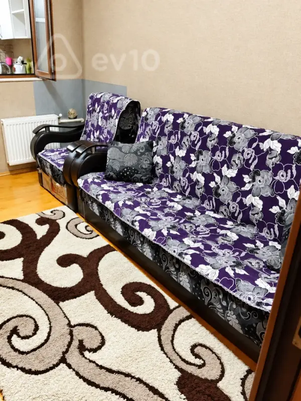 Kirayə verilir 3 otaqlı köhnə tikili 70 m²