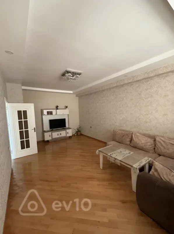 Kirayə verilir 2 otaqlı yeni tikili 70 m²