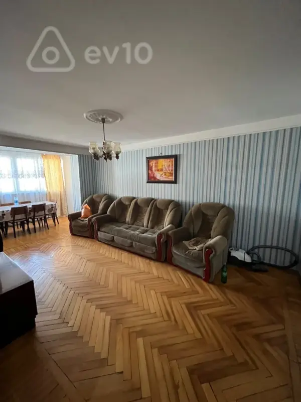 Kirayə verilir 3 otaqlı köhnə tikili 110 m²