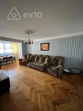 Kirayə verilir 3 otaqlı köhnə tikili 110 m² — Bakı, Yasamal 3 otaq 110.00 m²
