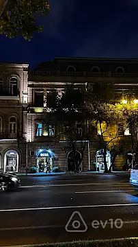 Kirayə verilir 4 otaqlı köhnə tikili 130 m² — Bakı, Səbail 4 otaq 130.00 m²