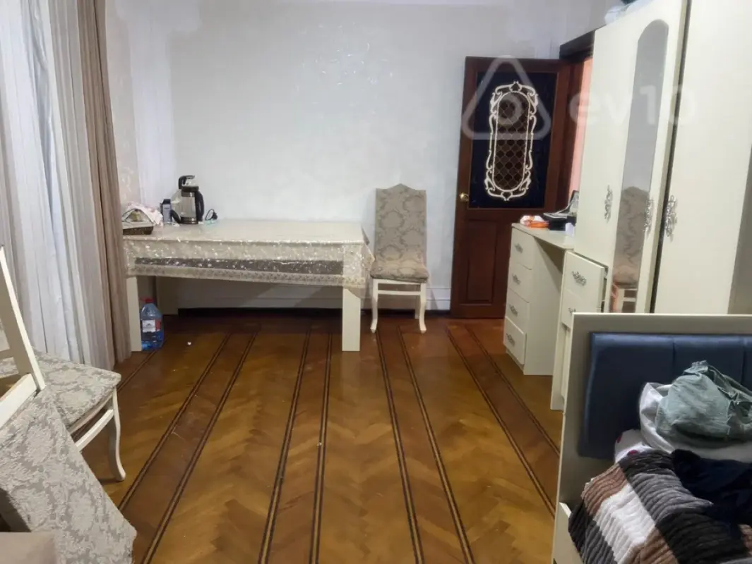 Kirayə verilir 2 otaqlı köhnə tikili 50 m²