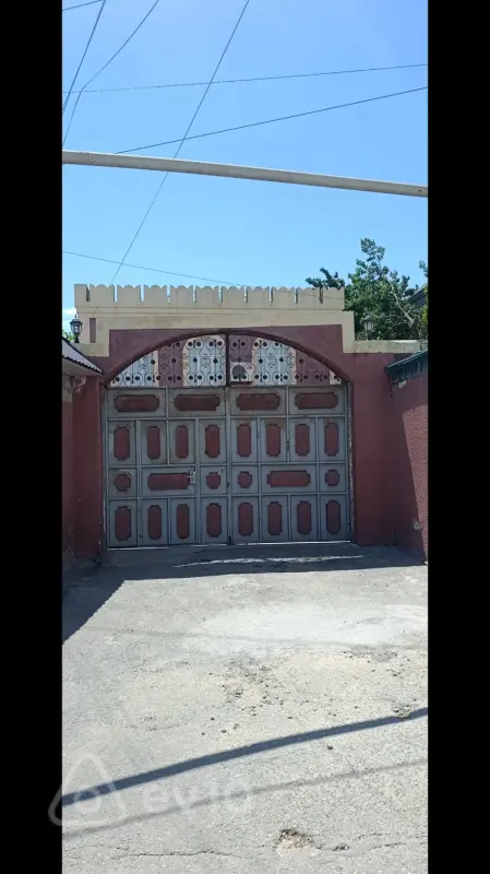 Satılır 7 otaqlı həyət evi 292 m²