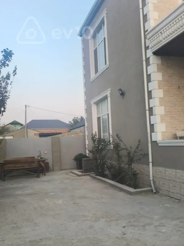 Kirayə verilir 4 otaqlı həyət evi 140 m²