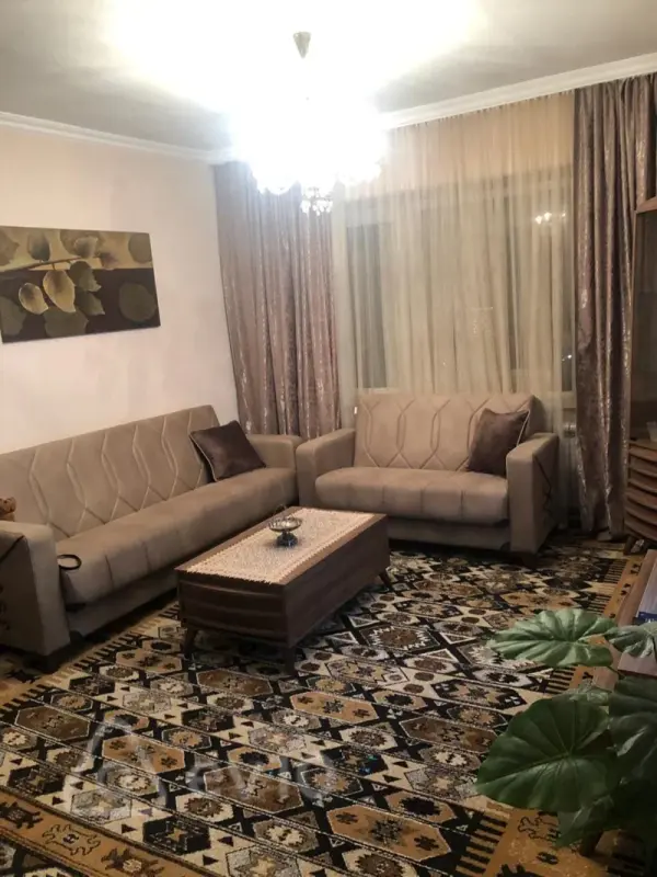 Kirayə verilir 3 otaqlı köhnə tikili 50 m²
