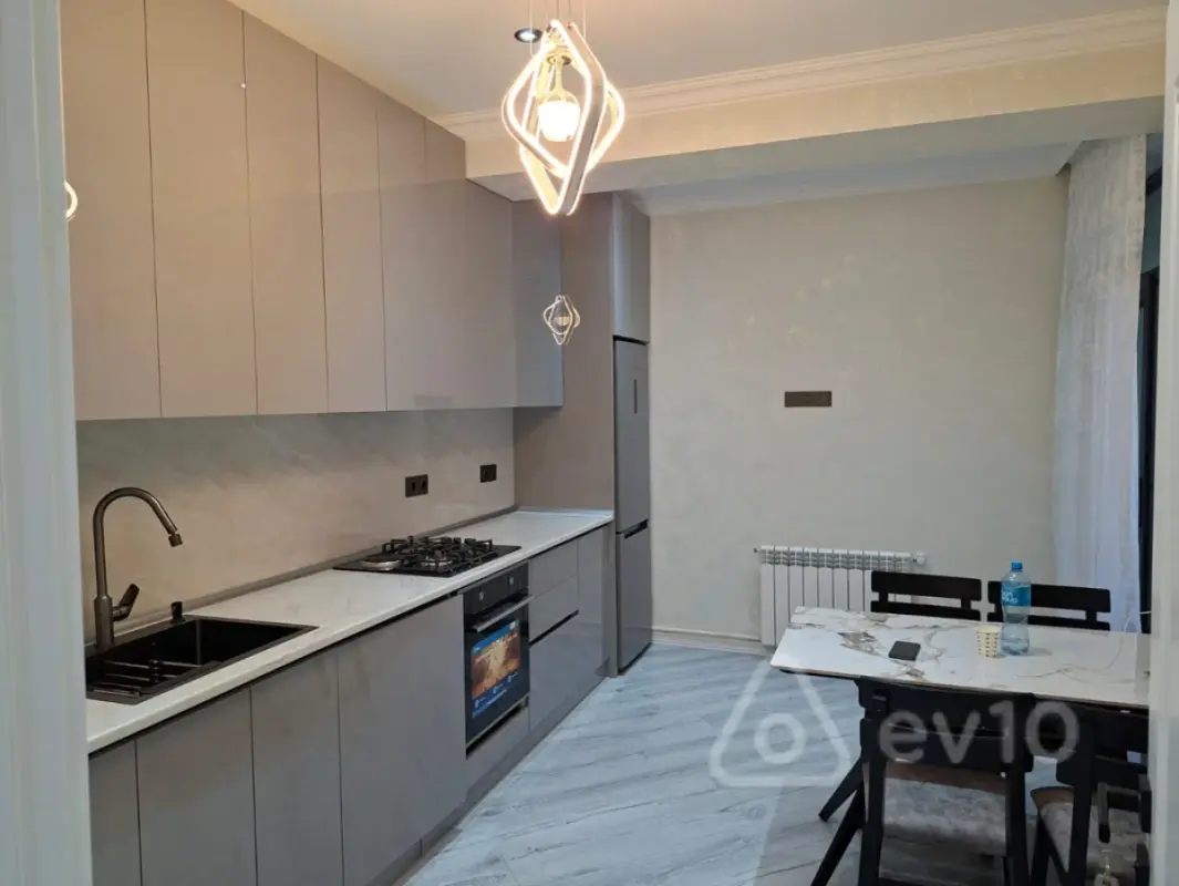 Kirayə verilir 3 otaqlı yeni tikili 100 m²