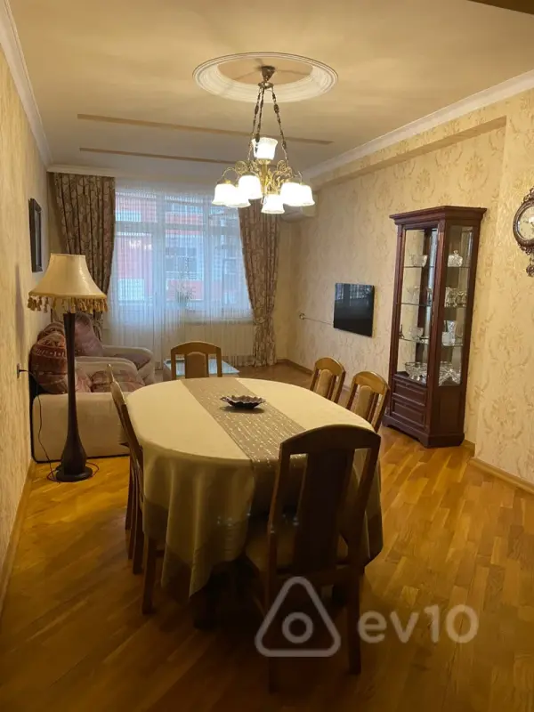 Kirayə verilir 3 otaqlı yeni tikili 118 m²
