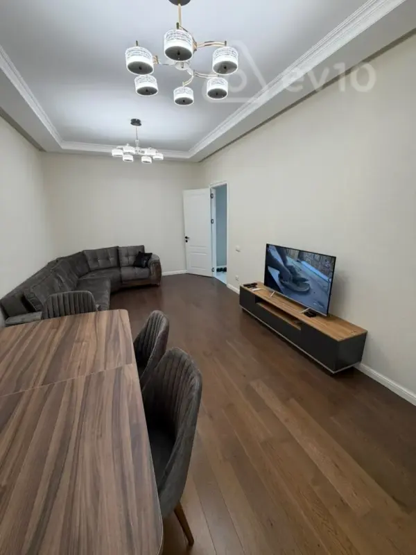 Kirayə verilir 2 otaqlı yeni tikili 75 m²