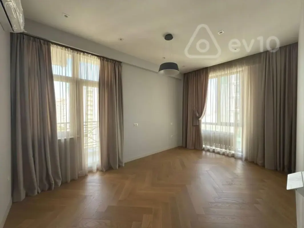 Satılır 3 otaqlı yeni tikili 134 m²