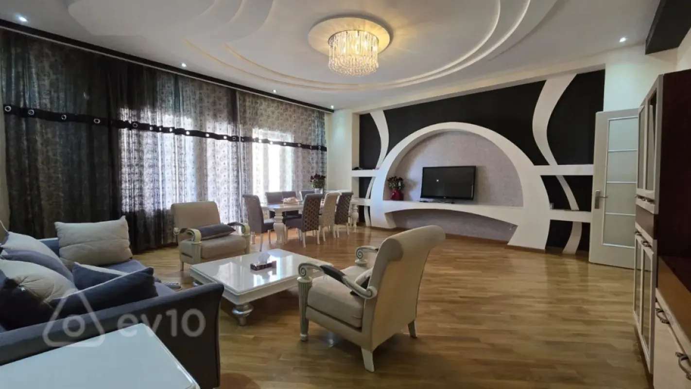 Satılır 3 otaqlı yeni tikili 162 m²