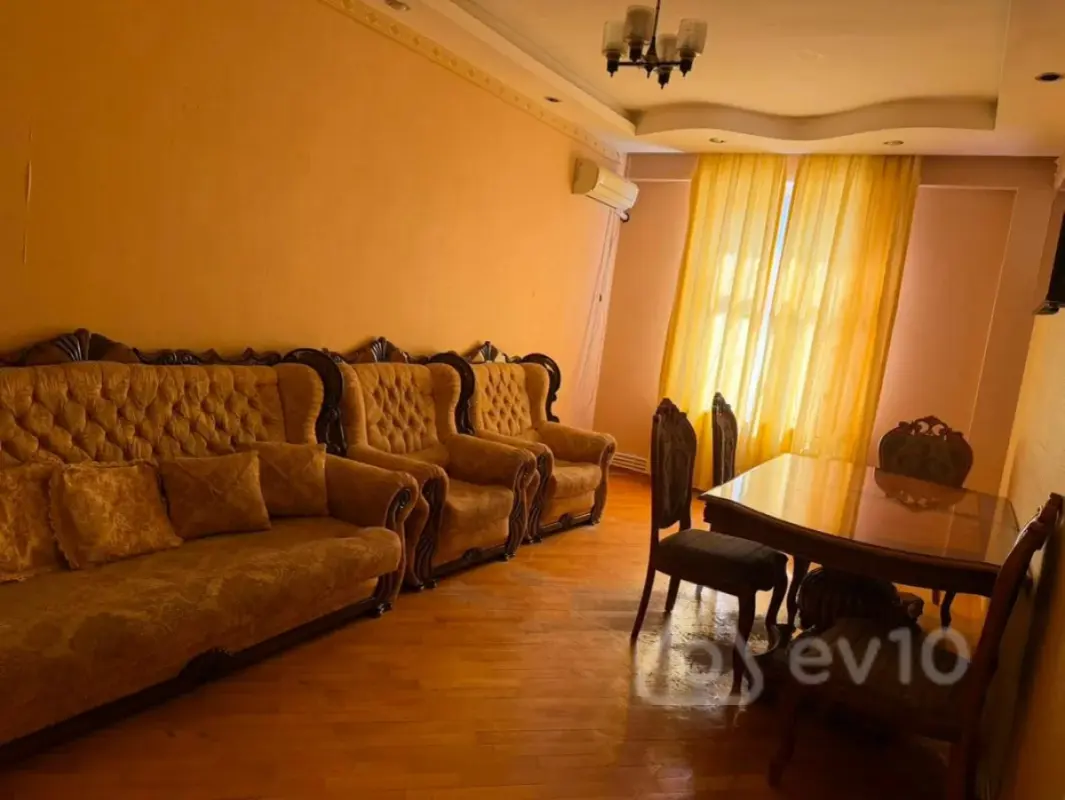 Kirayə verilir 2 otaqlı yeni tikili 65 m²