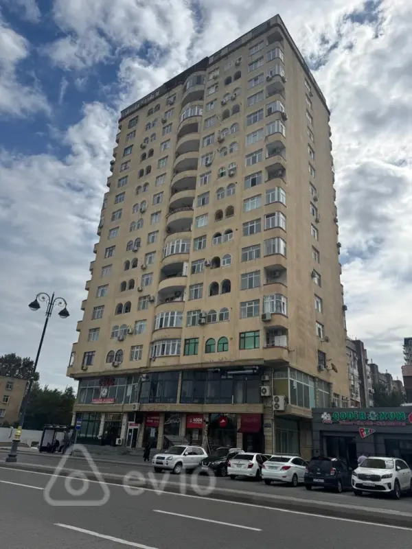 Satılır 4 otaqlı yeni tikili 155.6 m²