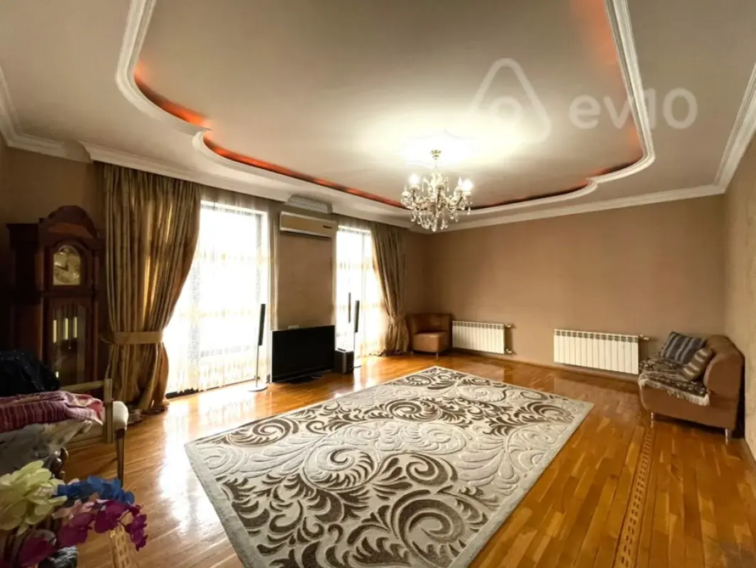 Satılır 3 otaqlı yeni tikili 135 m²