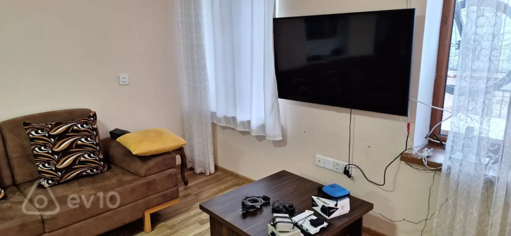 Satılır 6 otaqlı həyət evi 220 m²