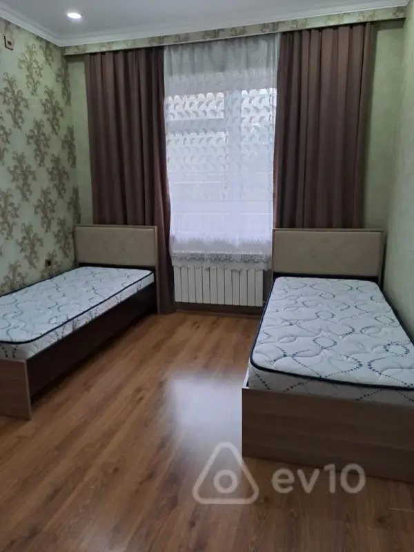 Kirayə verilir 2 otaqlı yeni tikili 70 m²
