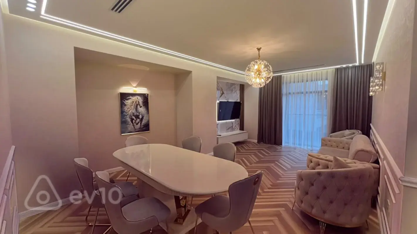 Kirayə verilir 3 otaqlı yeni tikili 139 m²