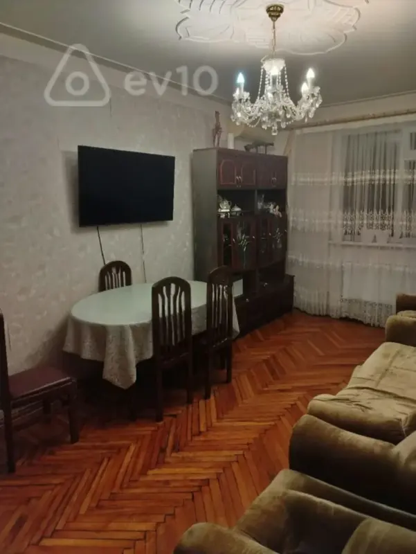 Satılır 4 otaqlı köhnə tikili 90 m²