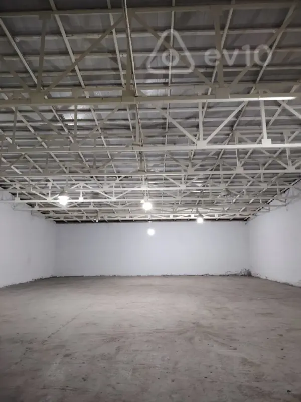 Kirayə verilir mənzil 300 m²