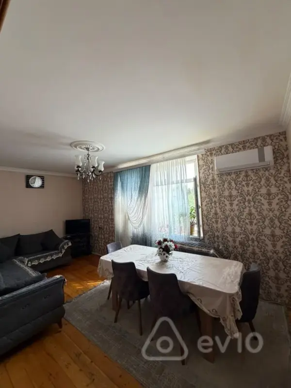 Satılır 2 otaqlı köhnə tikili 58 m²