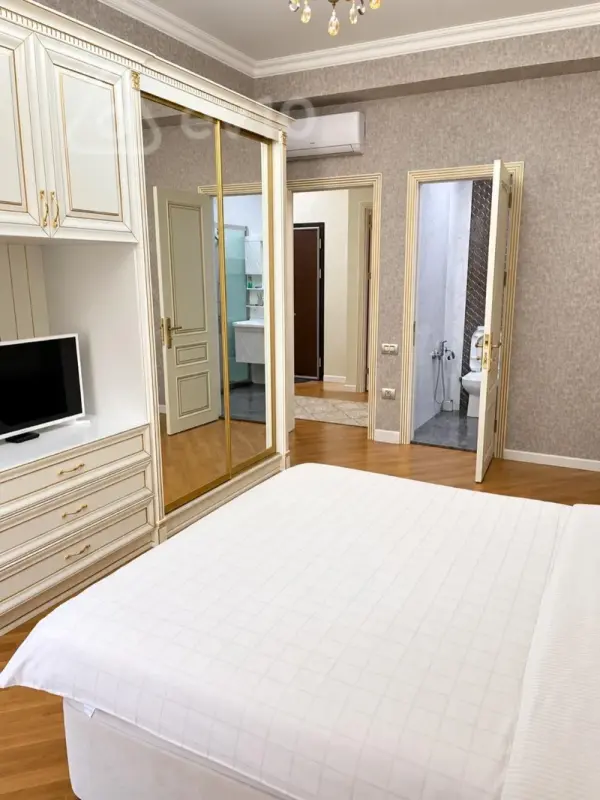 Kirayə verilir 3 otaqlı yeni tikili 126 m²
