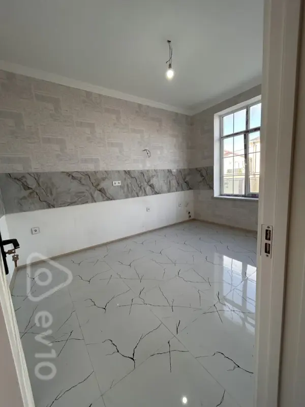 Satılır 5 otaqlı həyət evi 130 m²