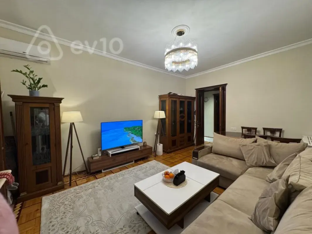 Satılır 2 otaqlı köhnə tikili 68 m²