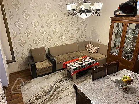Kirayə verilir 5 otaqlı köhnə tikili 130 m² — Bakı, Nəsimi 5 otaq 130.00 m²