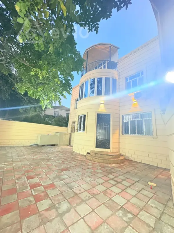 Kirayə verilir 4 otaqlı həyət evi 180 m²