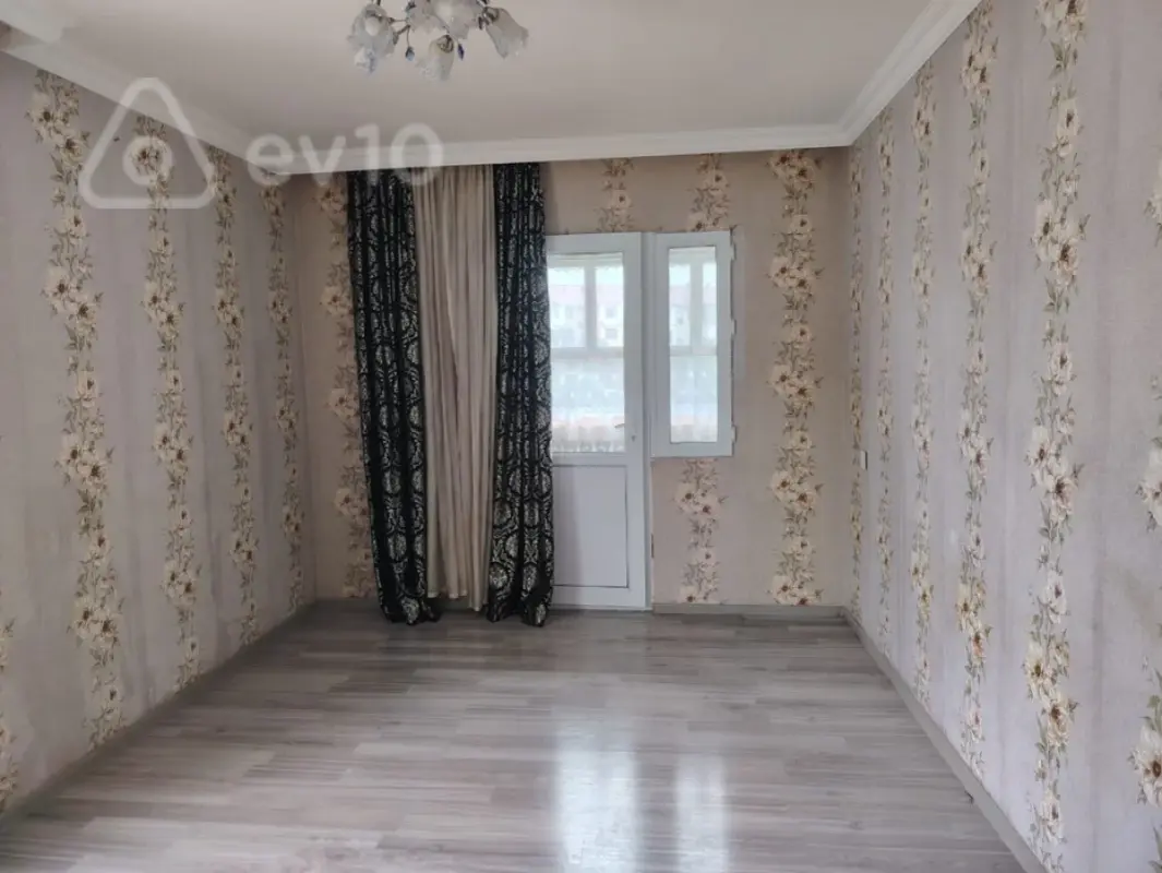Kirayə verilir 1 otaqlı köhnə tikili 35 m²