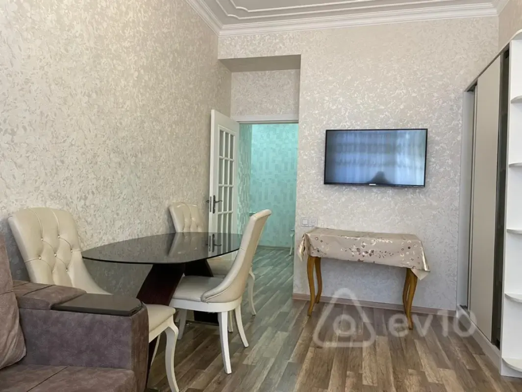Kirayə verilir 2 otaqlı yeni tikili 70 m²