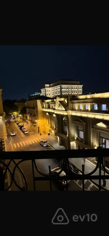 Kirayə verilir 2 otaqlı köhnə tikili 70 m²