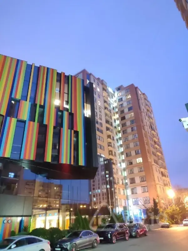 Satılır 3 otaqlı yeni tikili 105 m²