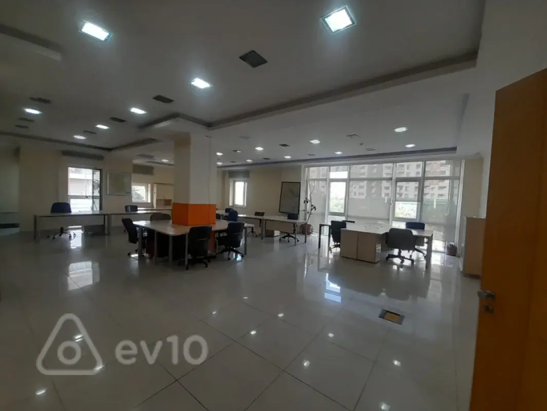 Kirayə verilir 9 otaqlı ofis 300 m²