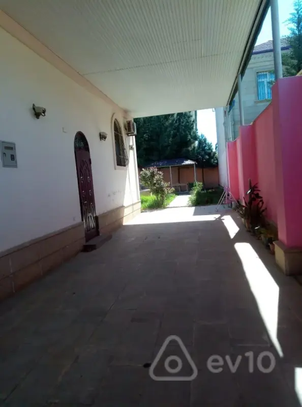Satılır 5 otaqlı həyət evi 150 m²
