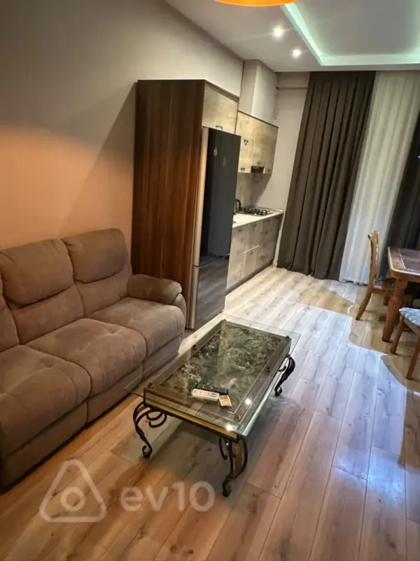 Kirayə verilir 3 otaqlı yeni tikili 100 m²