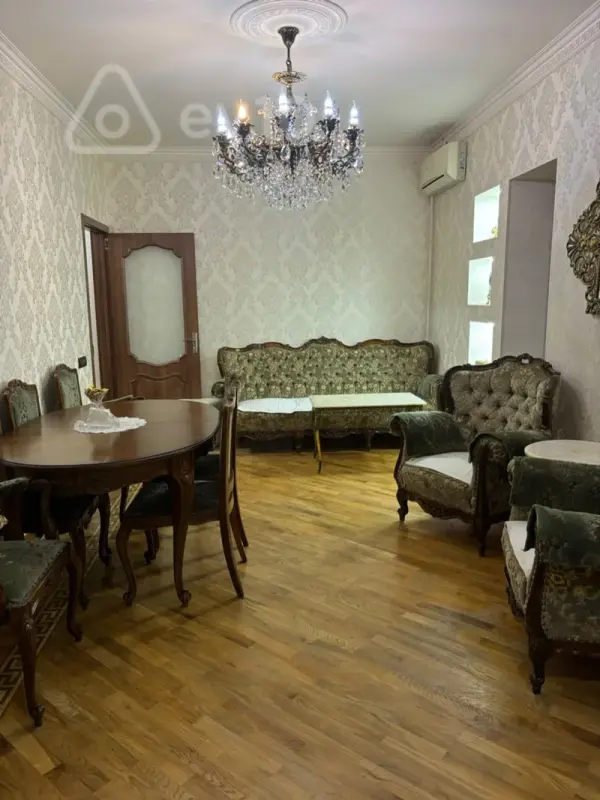 Kirayə verilir 3 otaqlı köhnə tikili 60 m²