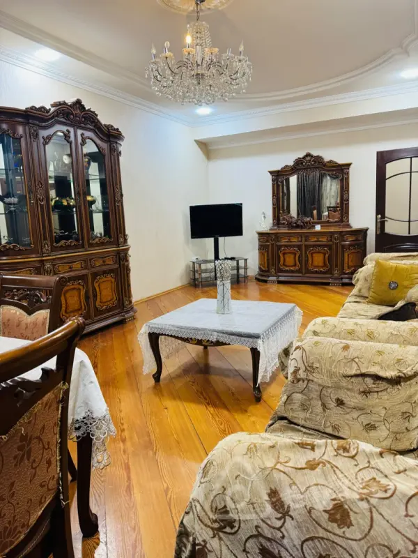 Kirayə verilir 2 otaqlı yeni tikili 80 m²