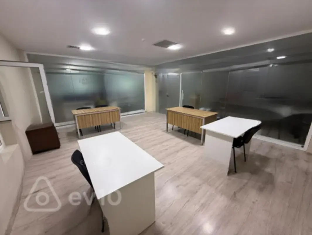 Kirayə verilir 1 otaqlı ofis 30 m²