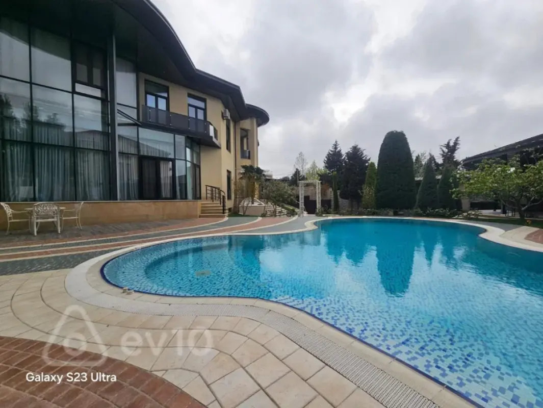 Satılır 7 otaqlı həyət evi 600 m²