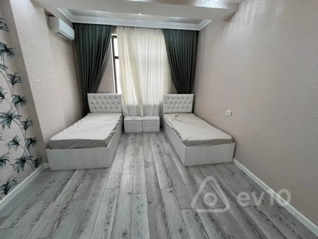 Kirayə verilir 3 otaqlı yeni tikili 140 m²