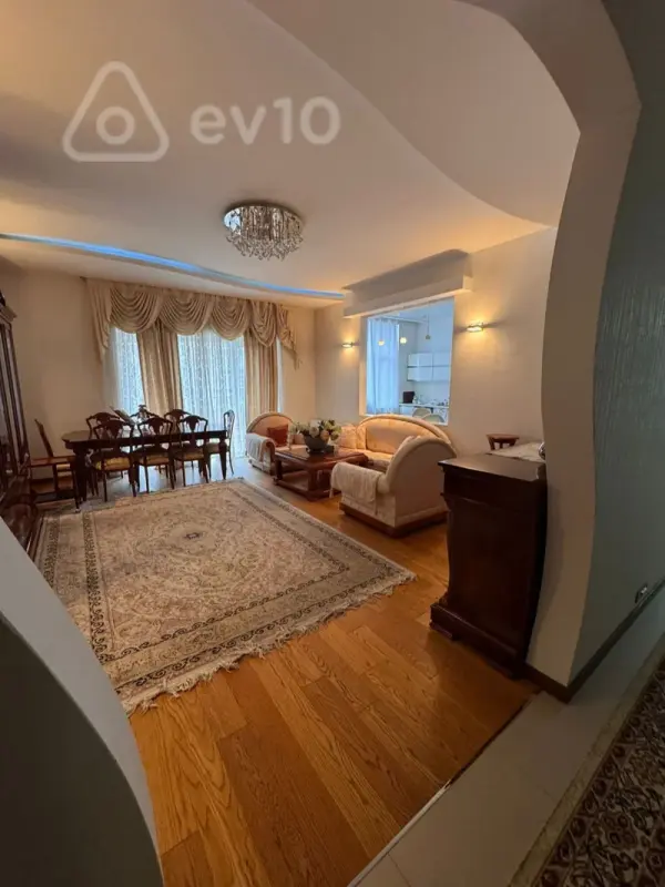 Kirayə verilir 3 otaqlı yeni tikili 130 m²