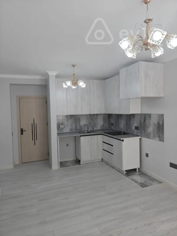 Satılır 2 otaqlı köhnə tikili 40 m²