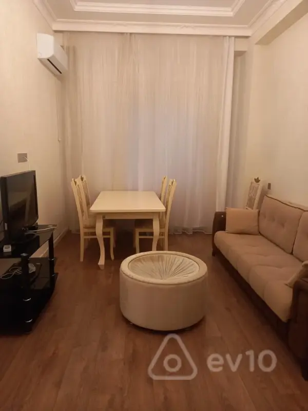 Kirayə verilir 2 otaqlı yeni tikili 45 m²