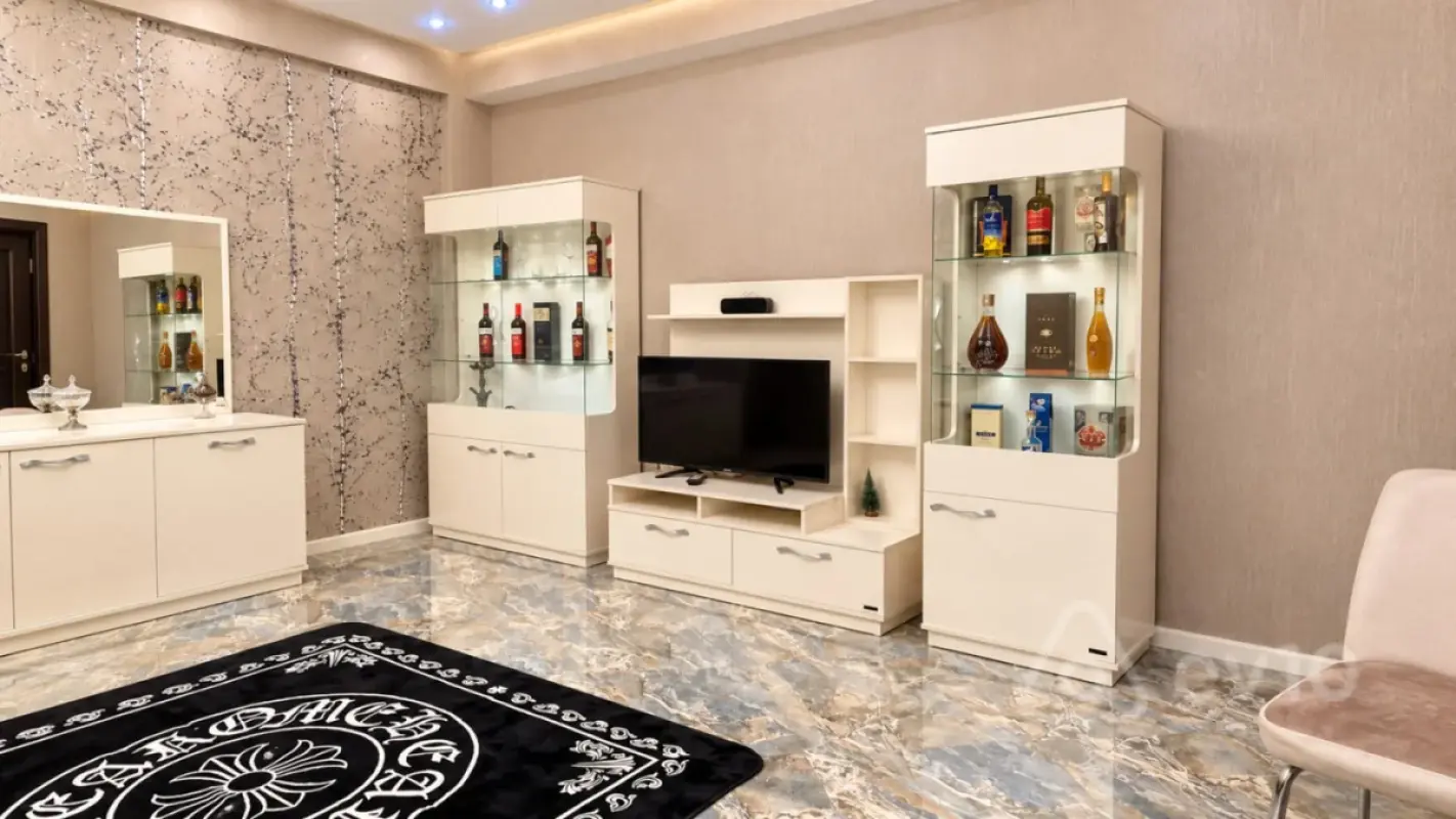Kirayə verilir 2 otaqlı yeni tikili 90 m²