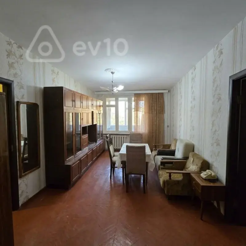 Kirayə verilir 2 otaqlı köhnə tikili 60 m²