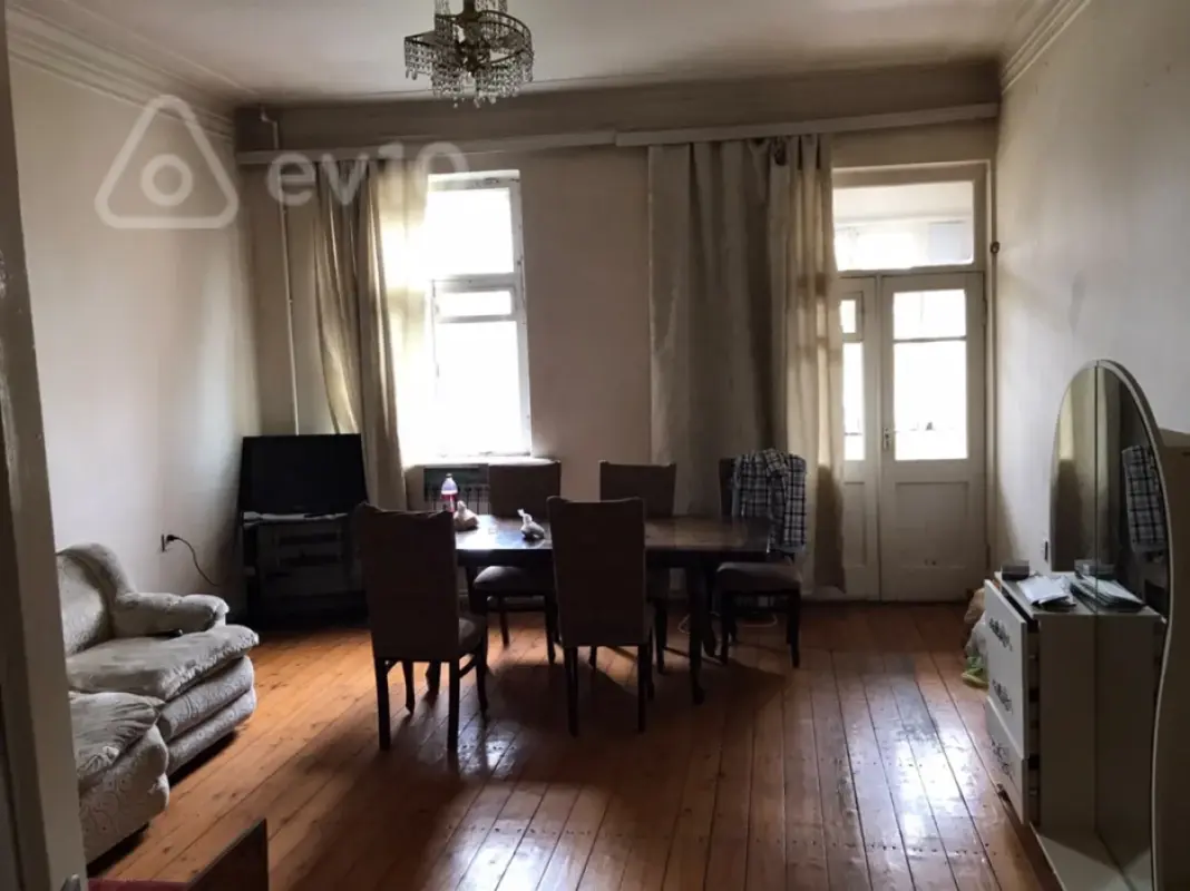 Kirayə verilir 3 otaqlı köhnə tikili 100 m²