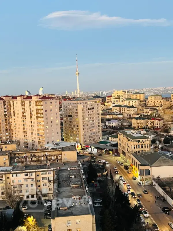 Satılır 4 otaqlı köhnə tikili 160 m²