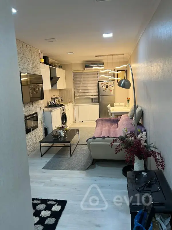 Kirayə verilir 2 otaqlı yeni tikili 55 m²